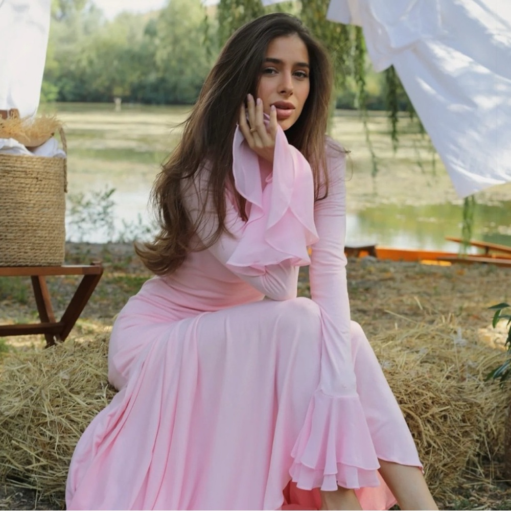 Chic Pink Maxi Dress with Ruffle Sleeves